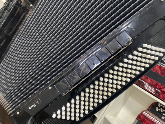 Vignoni accordion ashdown mag 410
