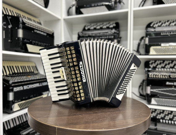 Юность черный